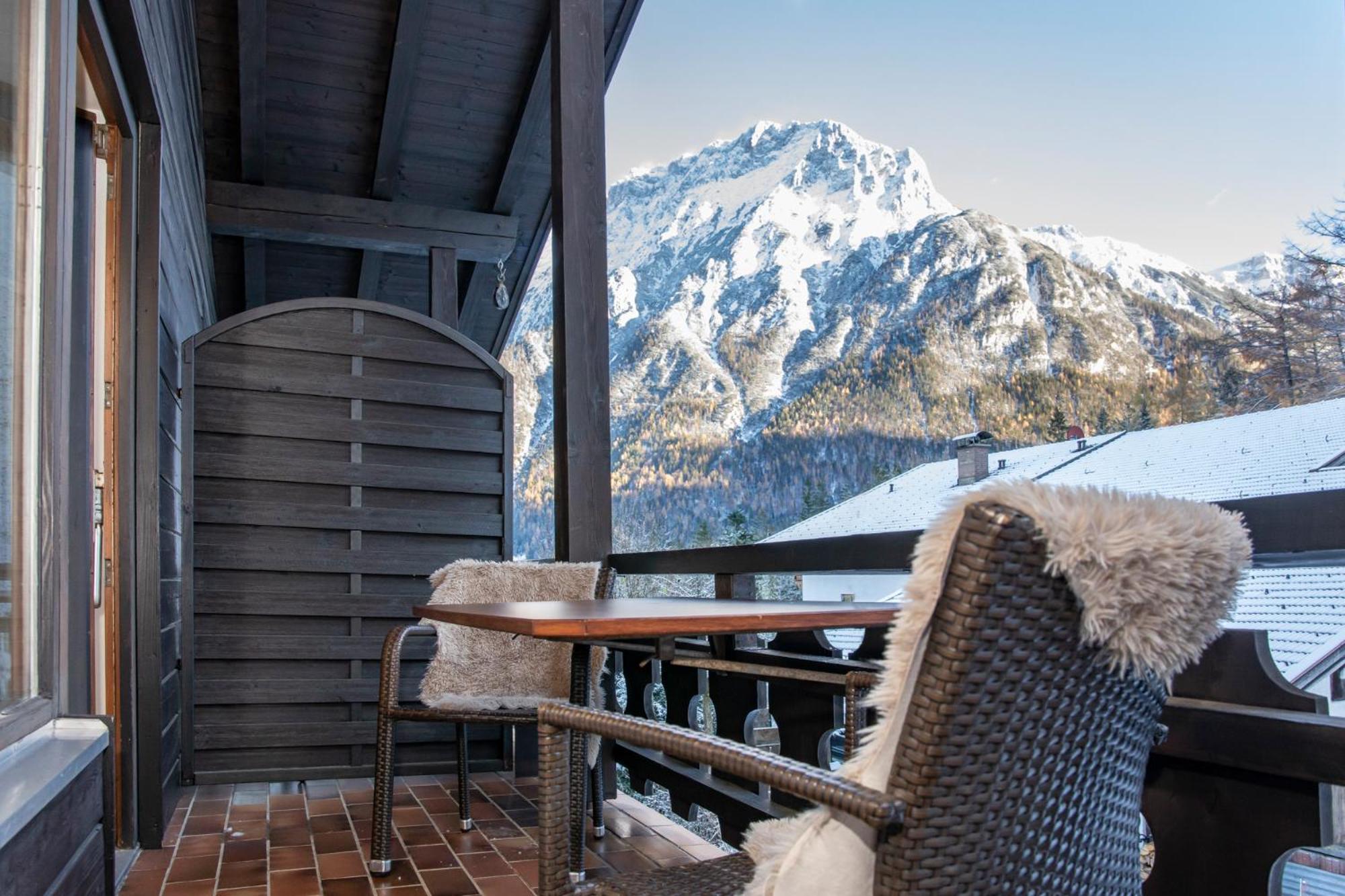 Ferienhaus Zauberberg - Magie Der Alpen - By Loewenherz มิทเทนวัลด์ ภายนอก รูปภาพ